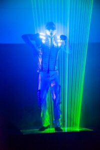 Laser show performance LR